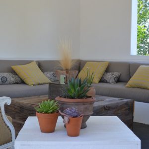 h_outdoor_seating